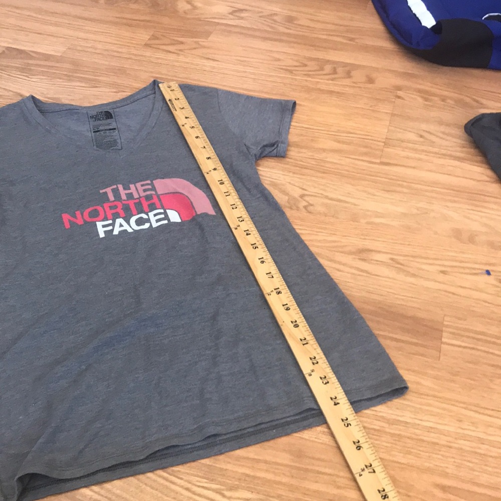 North Facet-shirt tee top v neck Small - Picture 2 of 4